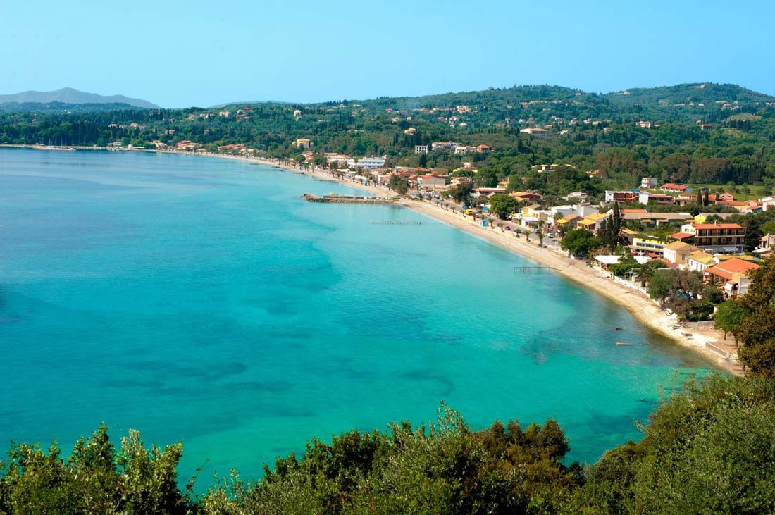 ipsos-beach-coast-corfu-night-life-restaurants-bars-tourism-summer-vacation-holidays-deep-blue-waters