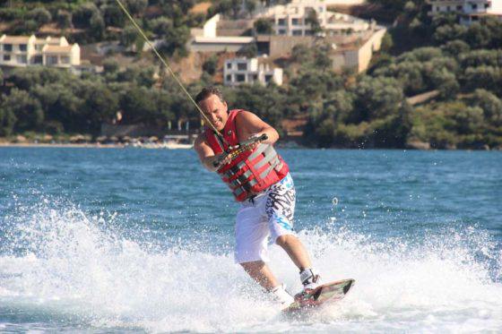 dassia-corfu-wakeboard-summer-activities-water-sports-adrenaline-sports-practice-fun-holidays-in-corfu